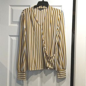 Adrianna Papell surplice blouse L